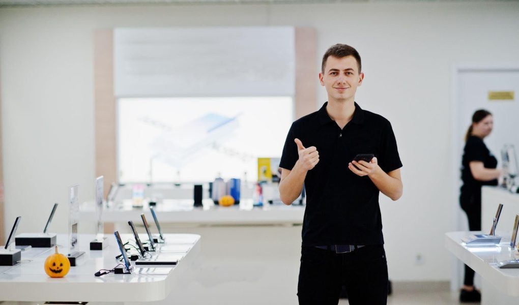 Certified Apple Repair Shops: How They Restore Device Functionality