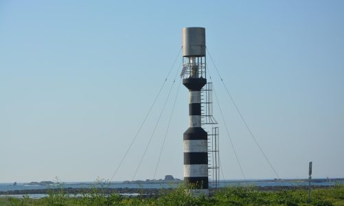 Navigation light, fire guide, saint pierre — Understanding Slot Volatility: Your Guide to Low vs. High Variance Games